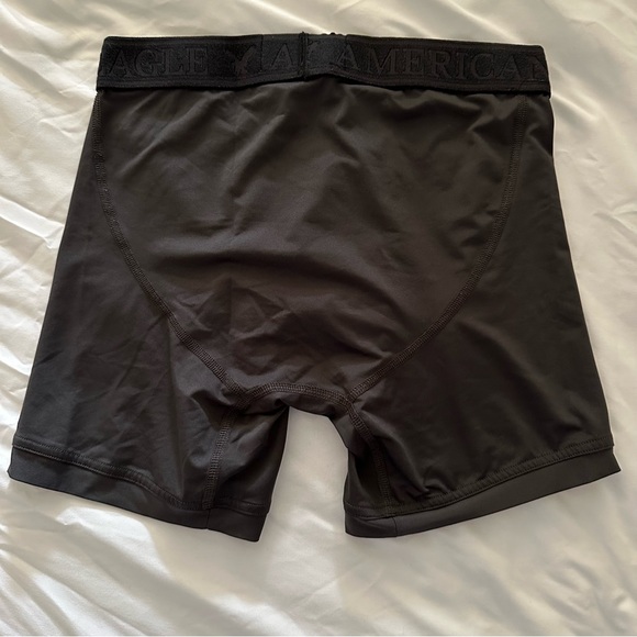 Men’s American Eagle Compression Shorts - Picture 2 of 3
